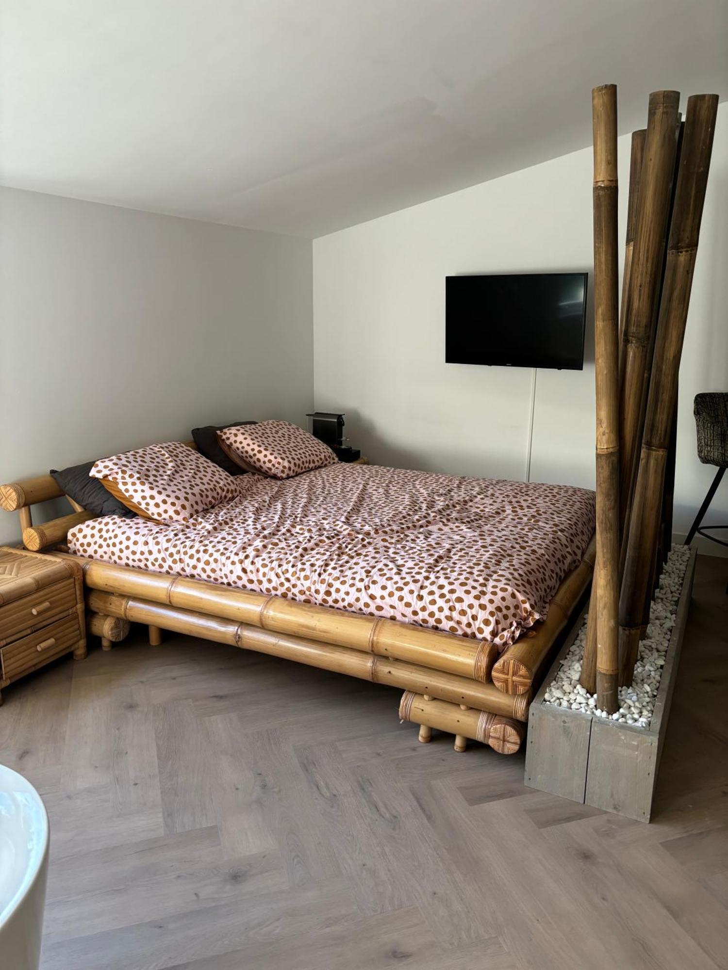 Bamboe Suite Bentveld Met Ligbad En Gratis Parkeren Exterior foto